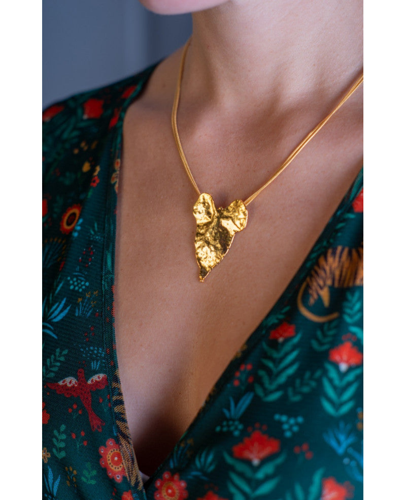 COLLANA CON CIONDOLO DI FOGLIA DI RADICE DI LUCE 85cm
