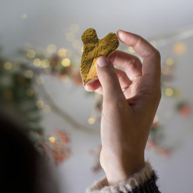 COLLANA CON CIONDOLO DI FOGLIA DI RADICE DI LUCE 85cm