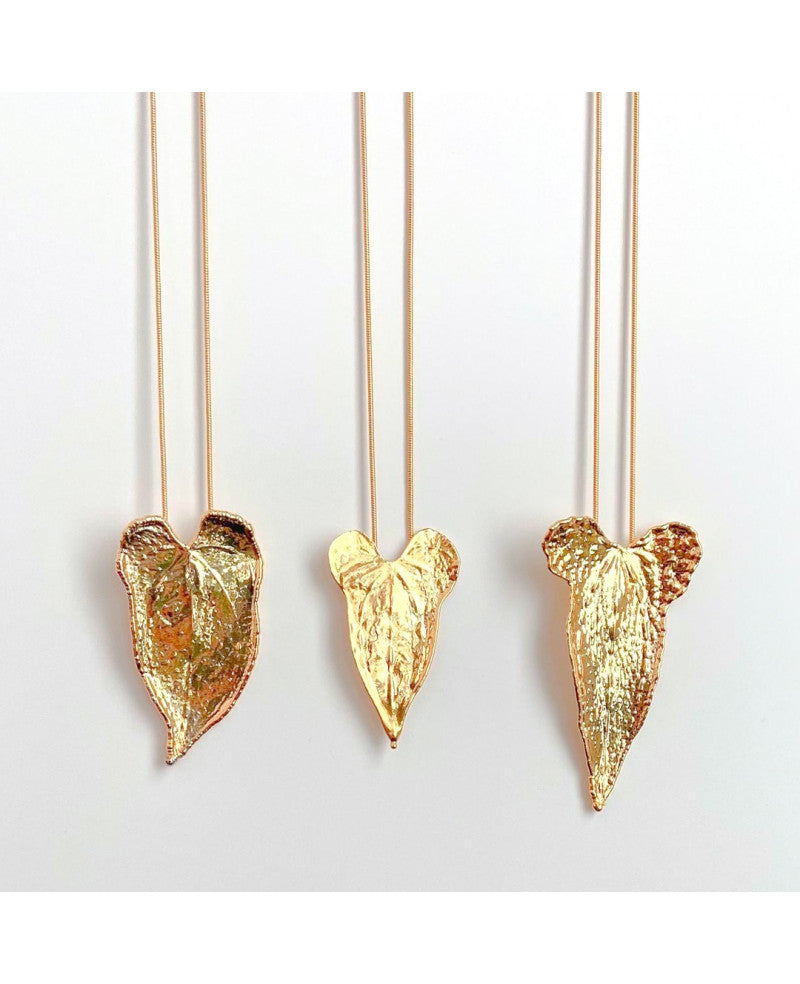 COLLANA CON CIONDOLO DI FOGLIA DI RADICE DI LUCE 85cm