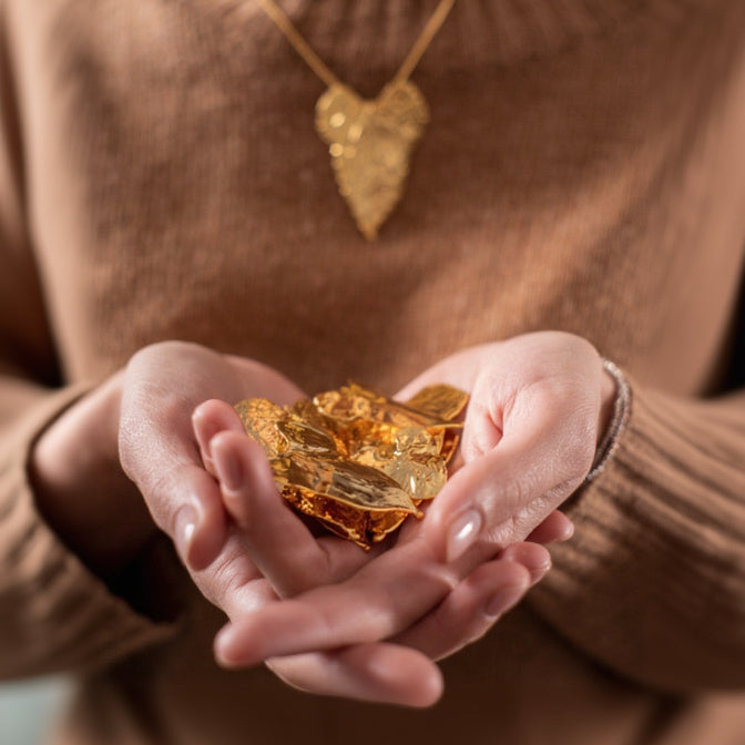 COLLANA CON CIONDOLO DI FOGLIA DI RADICE DI LUCE 85cm
