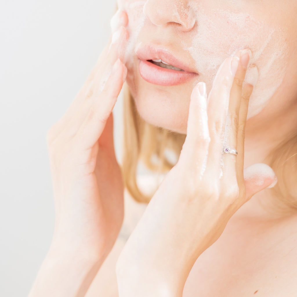 Karité e Frutti di bosco - SWEET MOUSSE detergente viso (150 ml)